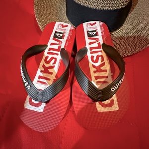 Boys Quiksilver flip flops
